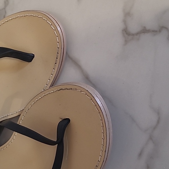 J Crew Black Leather Thin Straps Classic Flip Flops Sandals Wmn 9 Beach Pool - Picture 7 of 8